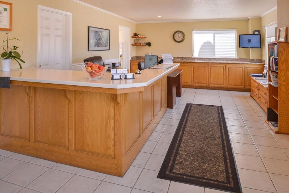 Cayucos Beach Inn Motel 2*