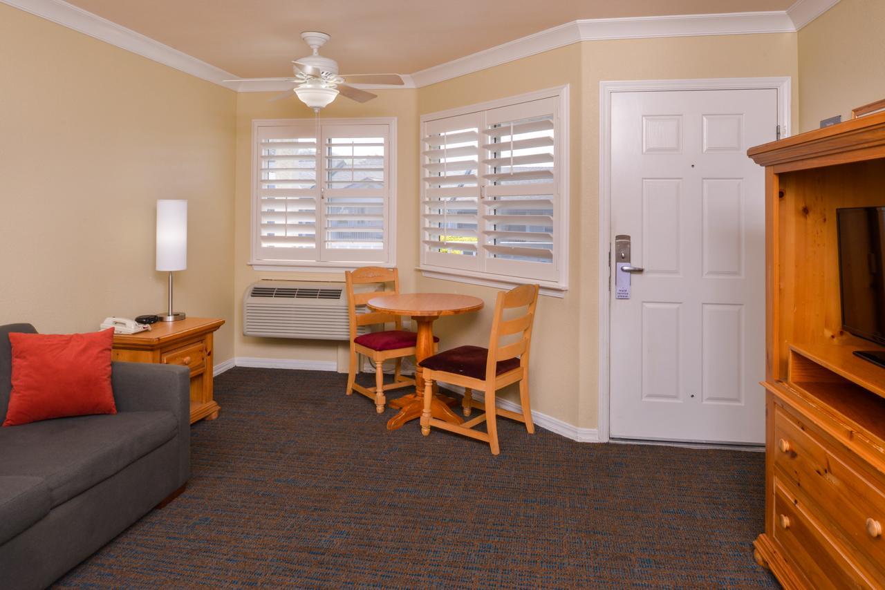 Cayucos Beach Inn 2*