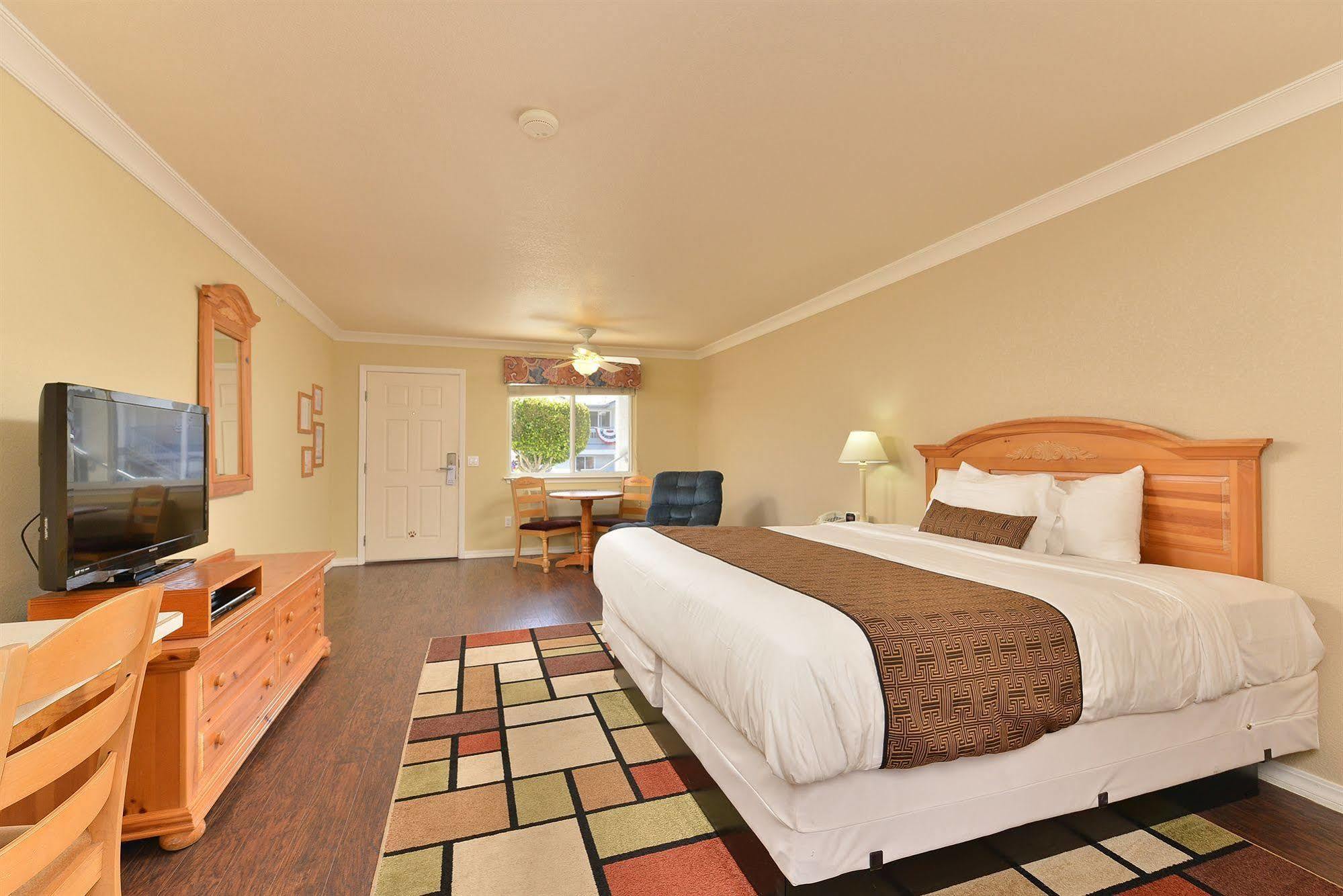 Cayucos Beach Inn