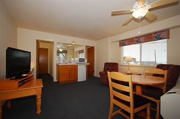 Cayucos Beach Inn 2*